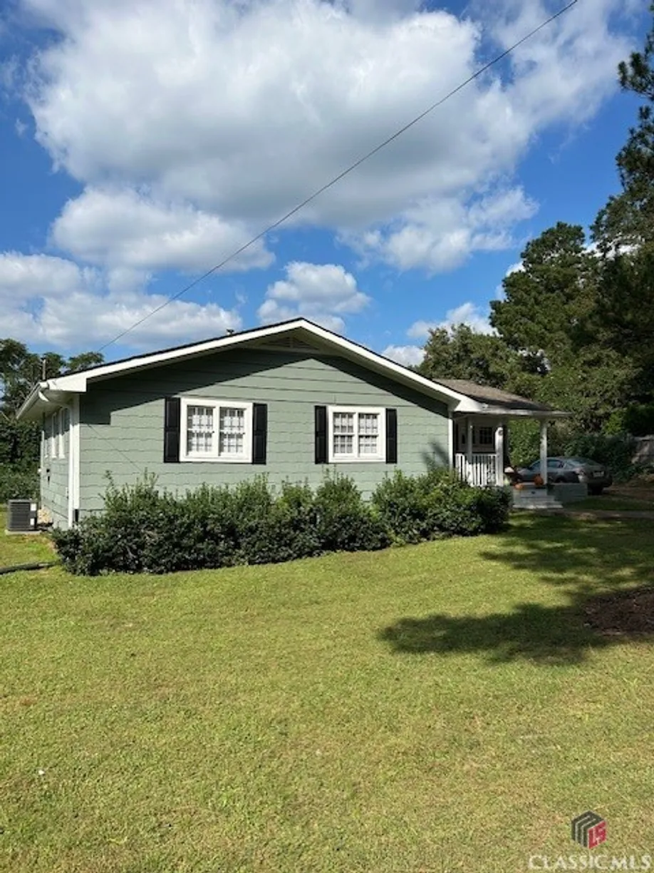 Athens, GA Real Estate | View 215 Weymanda Circle | 3 Beds, 1 Bath