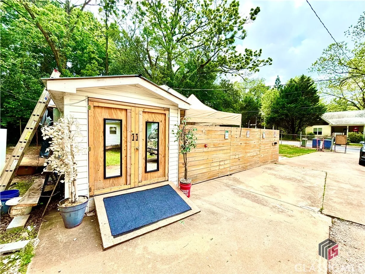 Athens, GA Real Estate | View 165 Vine Street | 2 Beds, 2 Baths