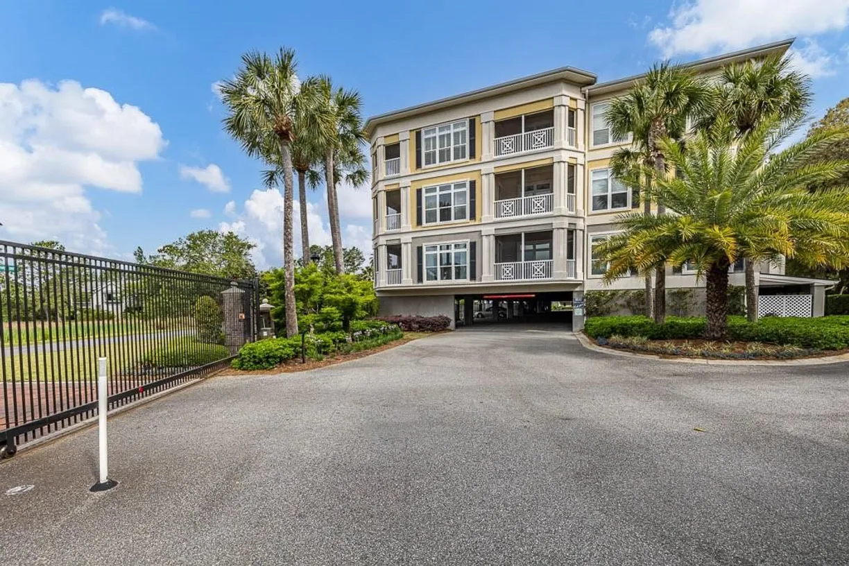 Savannah Real Estate | View 1201 Grand View Drive | 3 Beds, 3 Baths