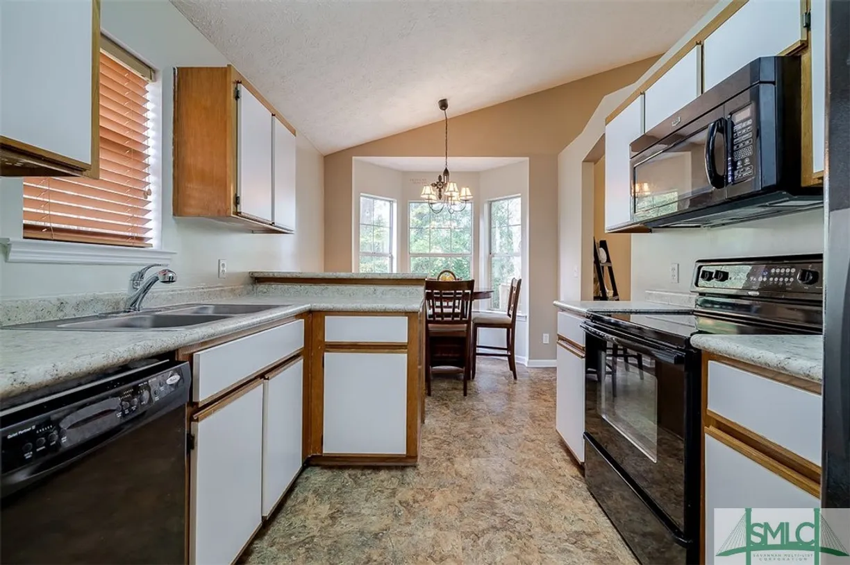 Savannah Real Estate | View 106 Redan Drive | 3 Beds, 2 Baths