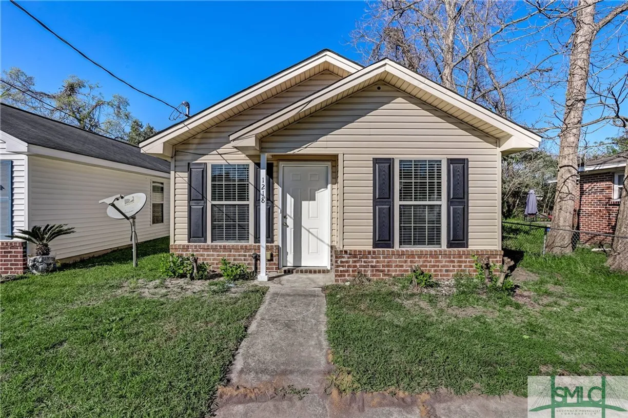 Savannah Real Estate | View 1218 Carr Avenue | 3 Beds, 2 Baths