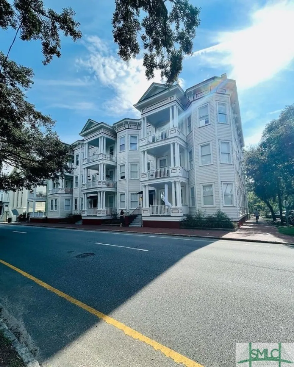 Savannah Real Estate | View 818 Drayton Street, 3 | 3 Beds, 1 Bath
