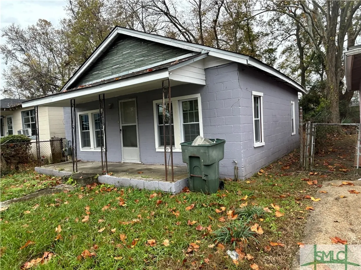 Savannah Real Estate | View 1417 New Castle Street | 2 Beds, 1 Bath