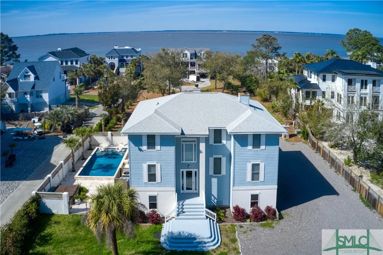 Savannah Real Estate | View 1111 B Bay Street | 4 Beds, 4 Baths