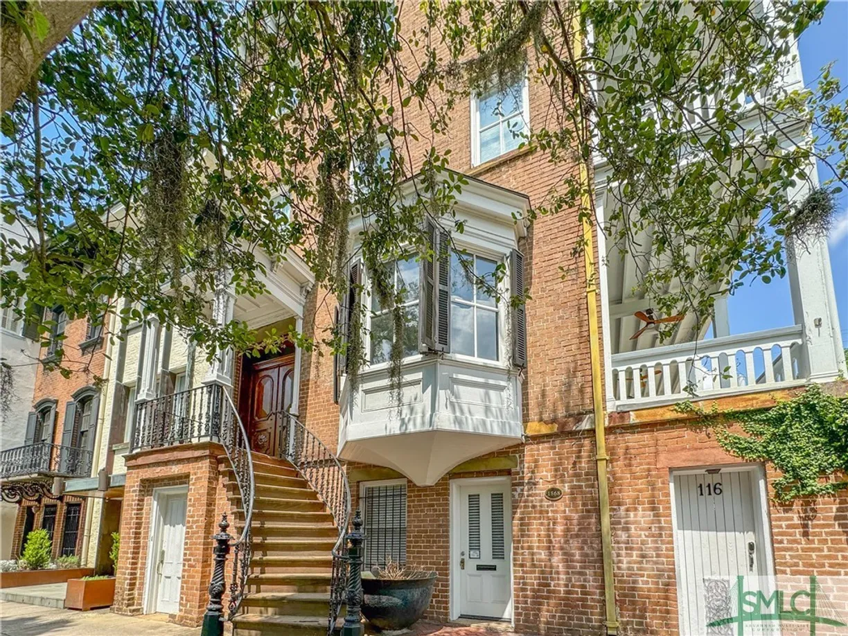 Savannah Real Estate | View 116 E Oglethorpe Avenue | 10 Beds, 10 Baths