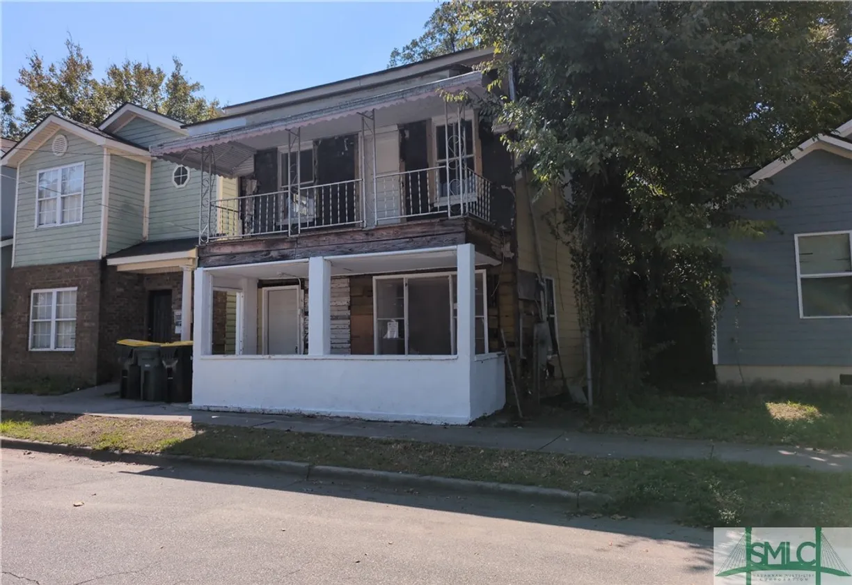 Savannah Real Estate | View 1125 E Bolton Street | 4 Beds, 2 Baths