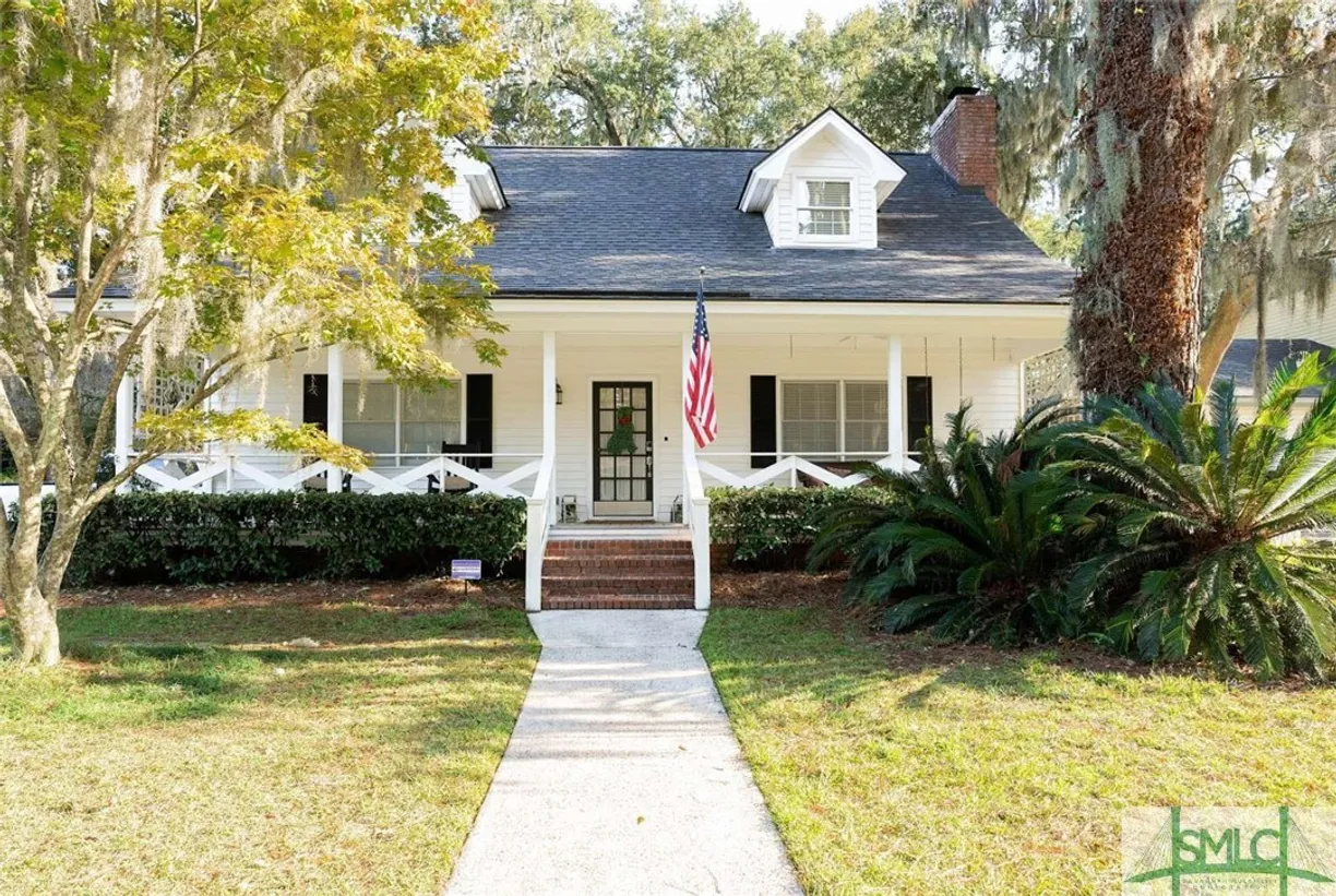 Savannah Real Estate | View 9 Brighton Way | 3 Beds, 2 Baths