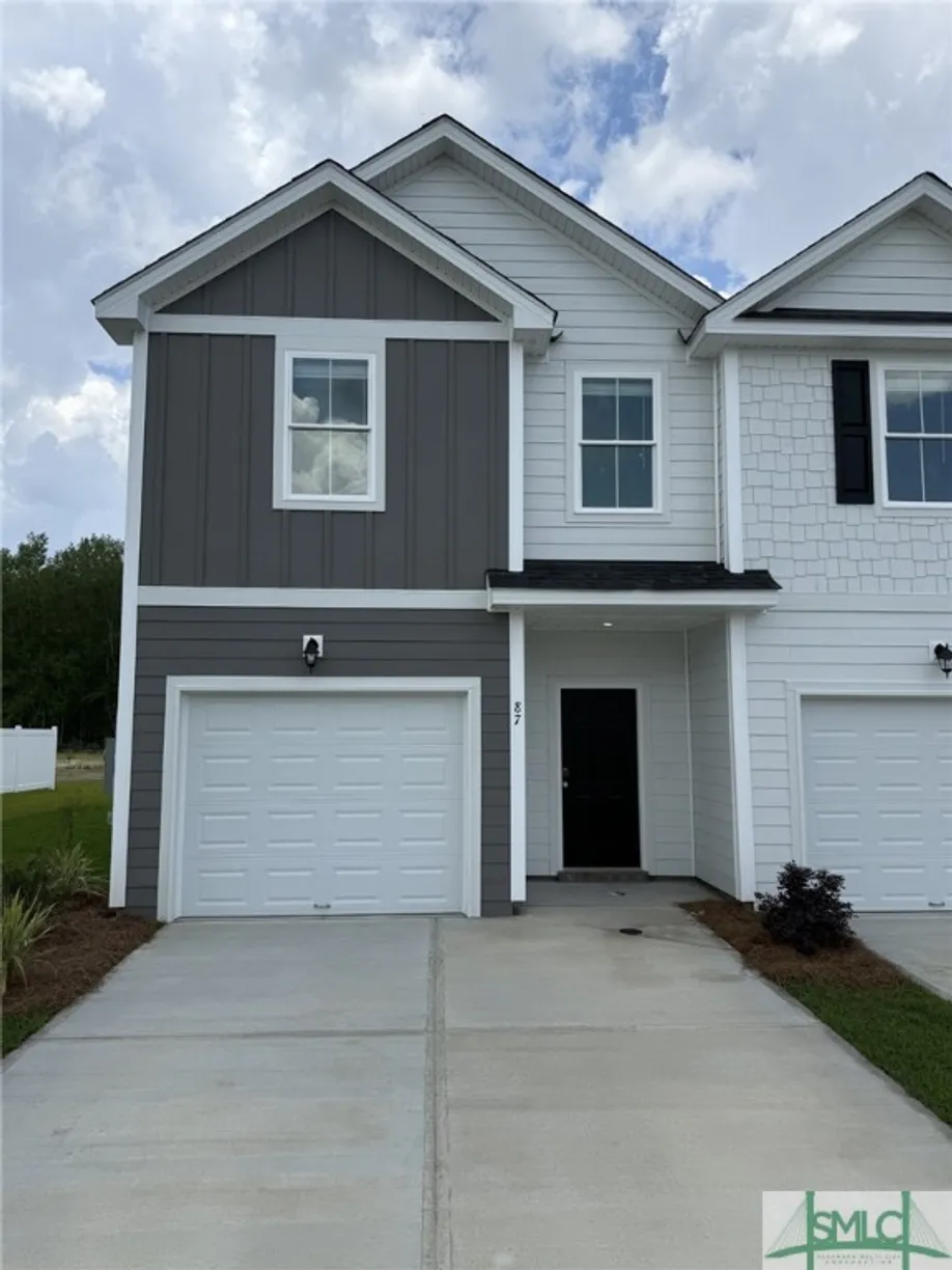Savannah Real Estate | View 87 Stafford Loop | 3 Beds, 2 Baths