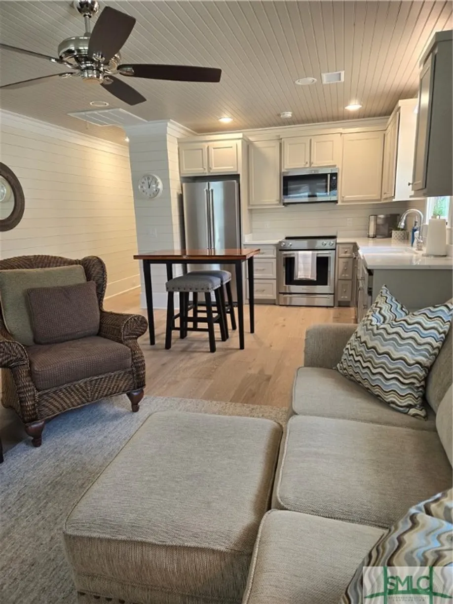 Savannah Real Estate | View 1318 Wilmington Island Road, A | Listing