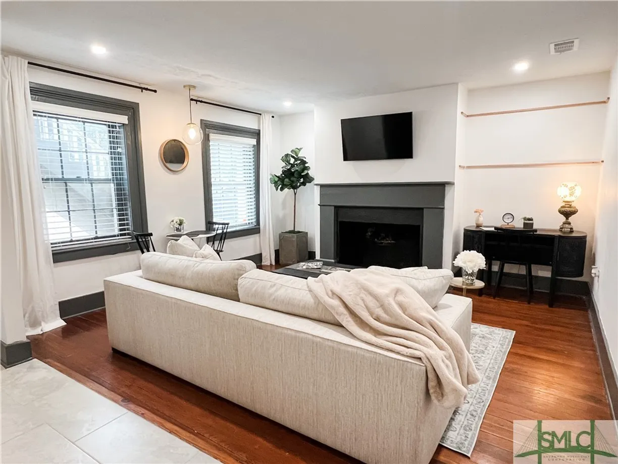 Savannah Real Estate | View 505 E McDonough Street | Listing