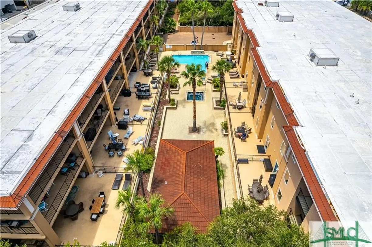 Savannah Real Estate | View 3 15th Street, 211 | Listing