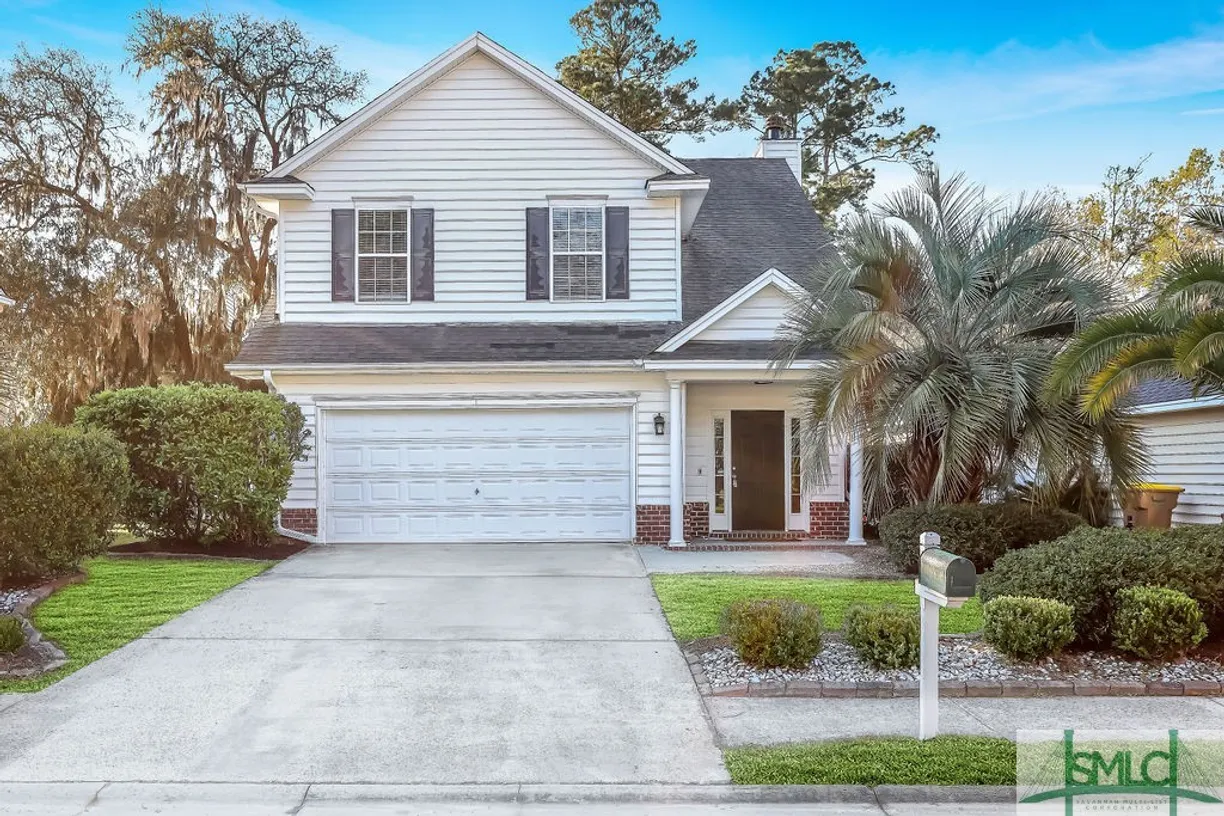 Savannah Real Estate | View 40 Oak Ridge Circle | 3 Beds, 2 Baths