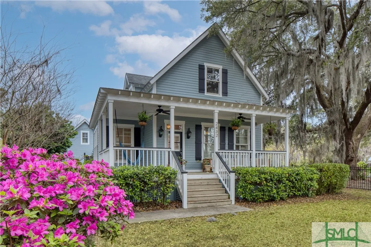 Savannah Real Estate | View 2432 Norwood Avenue | 3 Beds, 2 Baths