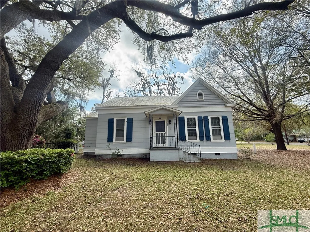 Savannah Real Estate | View 504 N Maple Street | 2 Beds, 2 Baths