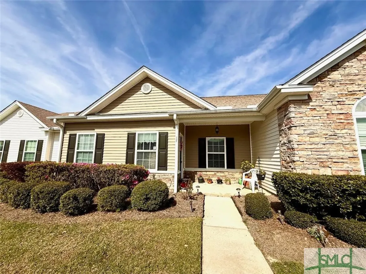 Savannah Real Estate | View 17 Travertine Circle | 2 Beds, 2 Baths