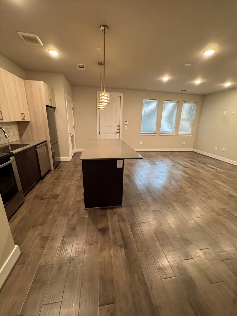 Houston Real Estate | View 4819 Caroline Street, 103 | Listing