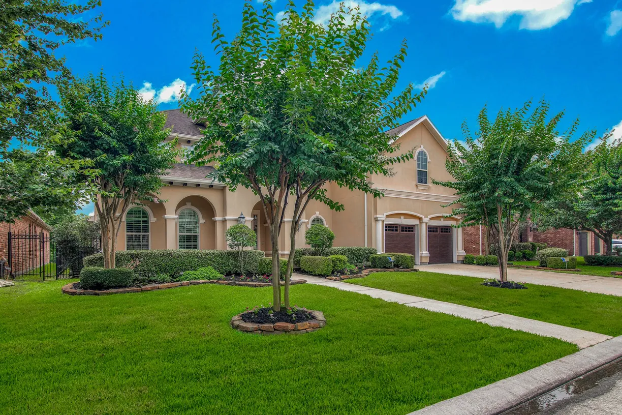 Houston Real Estate | View 3108 S Cotswold Manor Drive | Listing