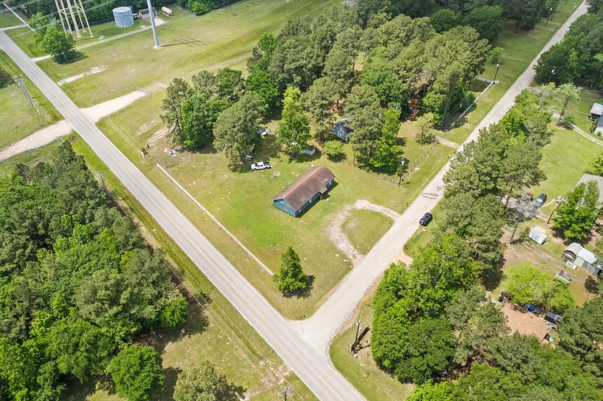 Houston Suburbs Real Estate | View 101 Plantation Drive | 3 Beds, 1 Bath