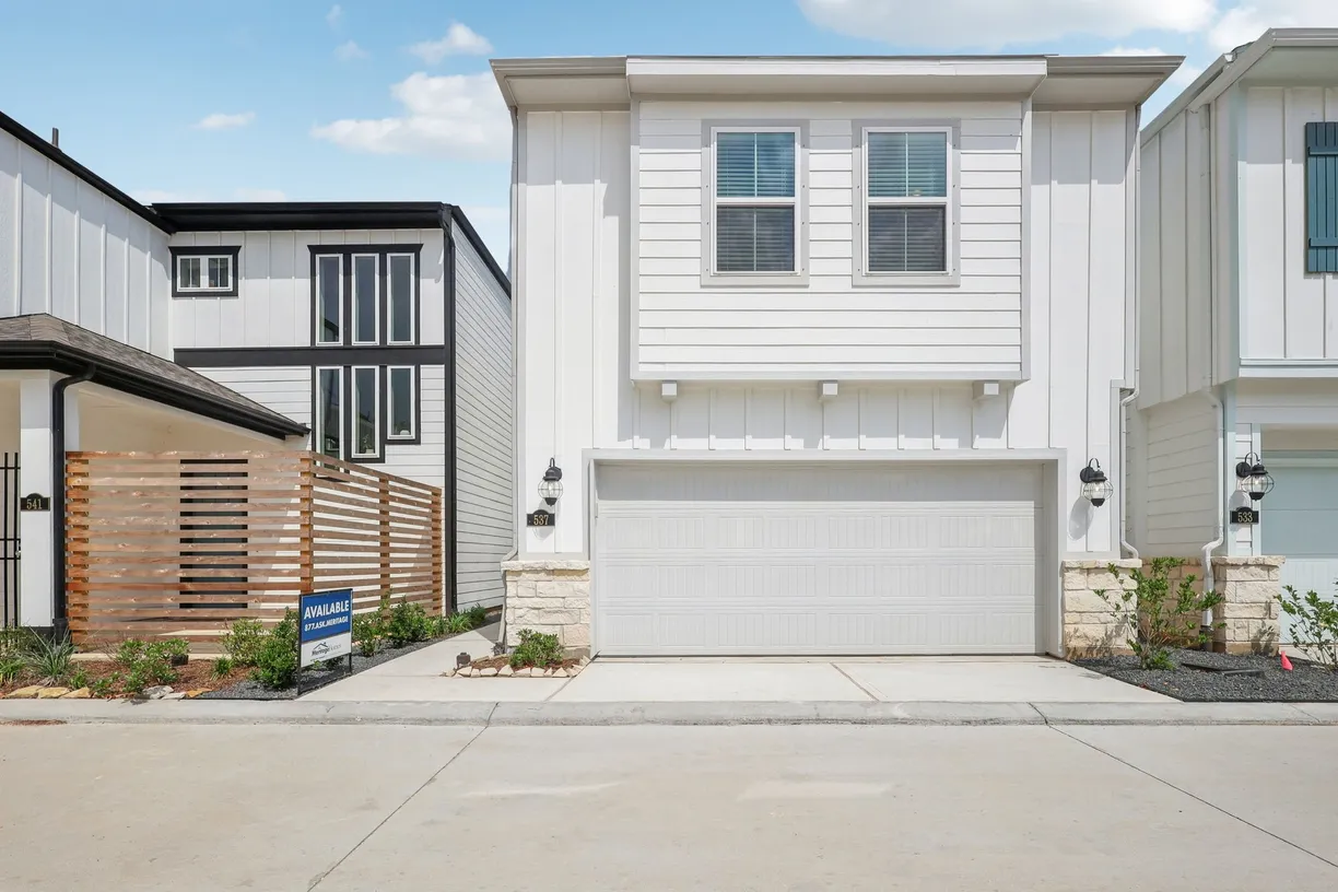 Houston Real Estate | View 537 Morning Tide Lane | 3 Beds, 2 Baths