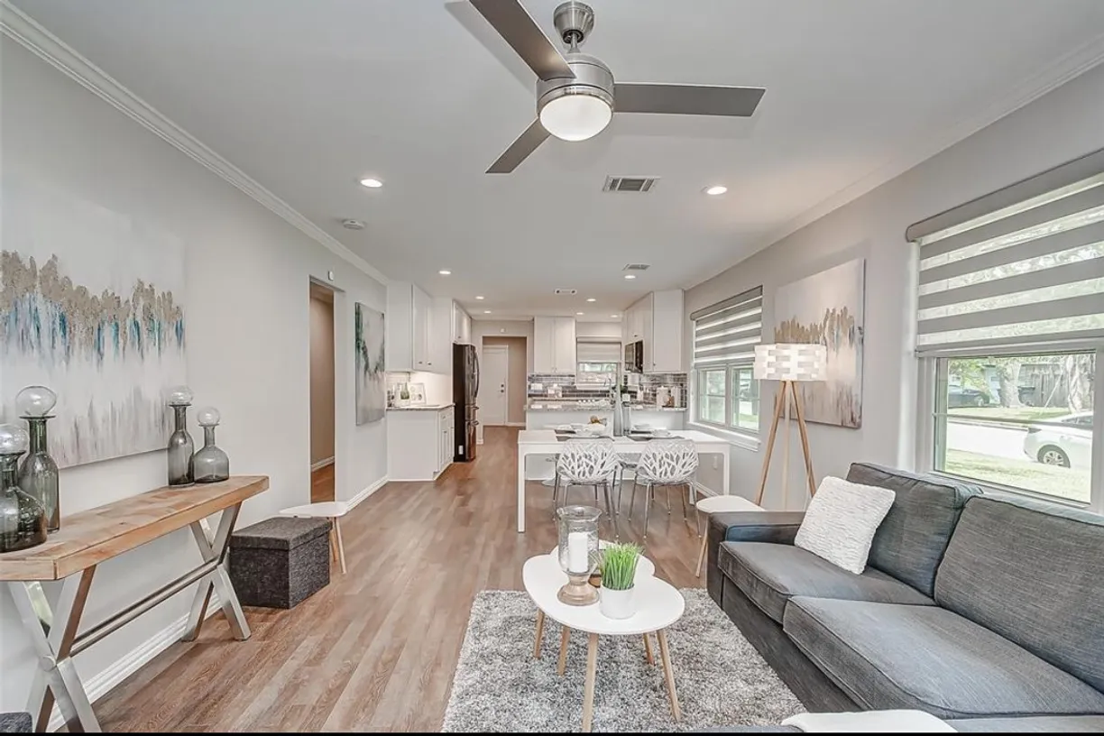 Houston Real Estate | View 1003 E 14th Street | 2 Beds, 2 Baths