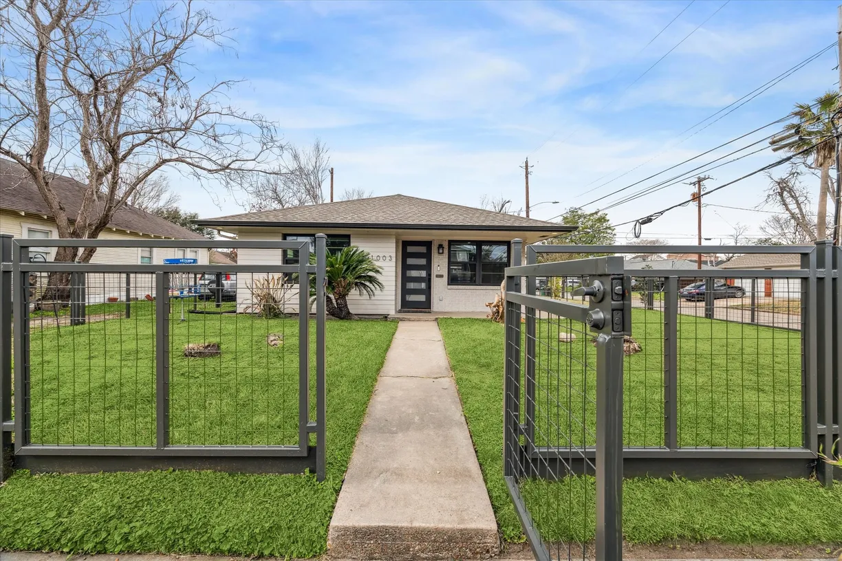 Houston Real Estate | View 1003 E 14th Street | Listing