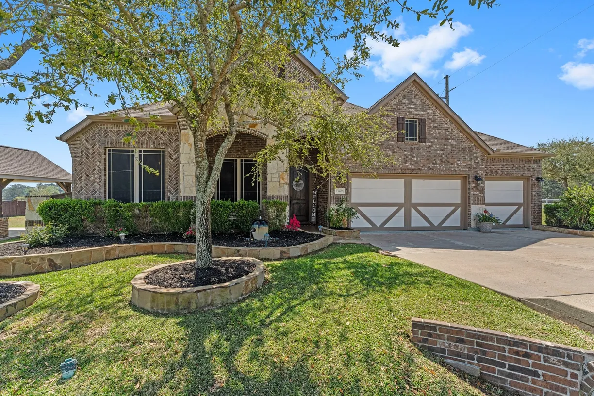 Houston Real Estate | View 15907 Pine Country Boulevard | 3 Beds, 2 Baths