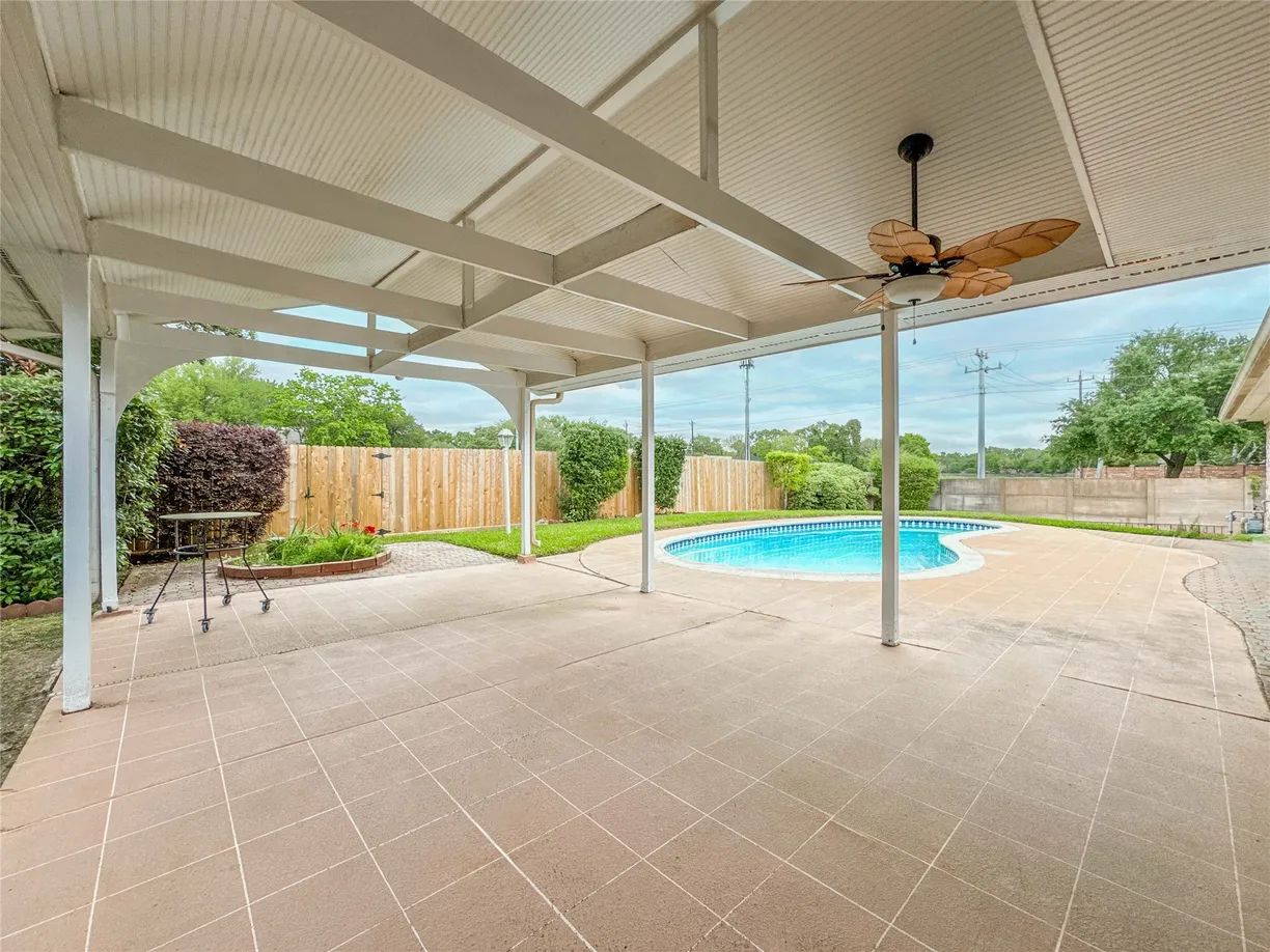 Houston Real Estate | View 15002 Torry Pines Road | Listing