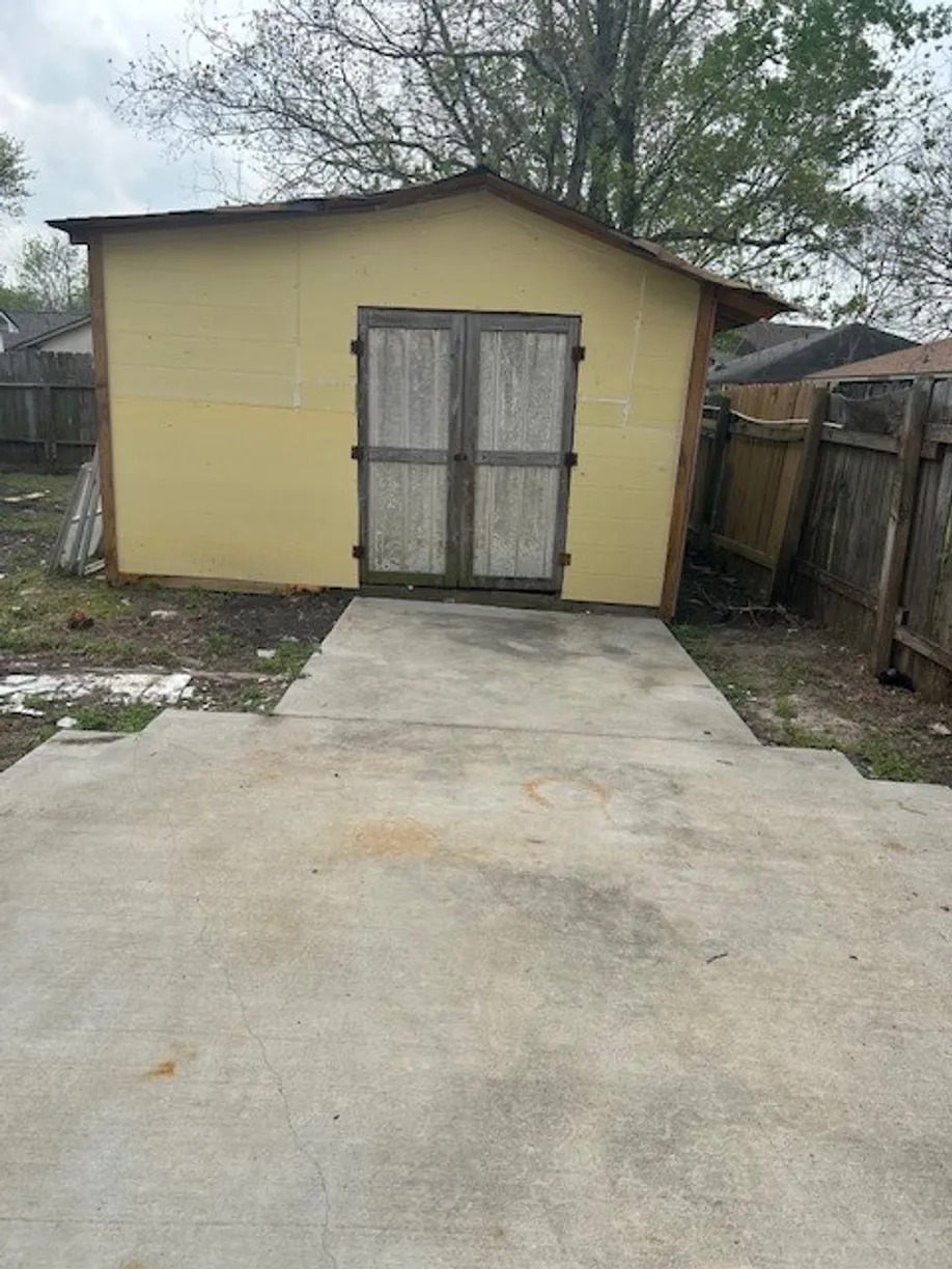 Houston Suburbs Real Estate | View 15834 Bazelbriar Lane | Listing