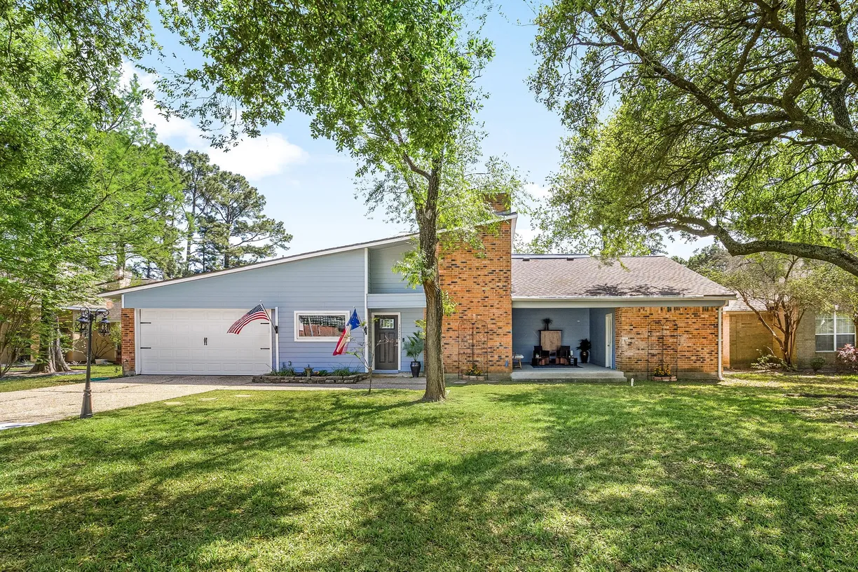 Houston Real Estate | View 12223 Walden Road | 3 Beds, 3 Baths