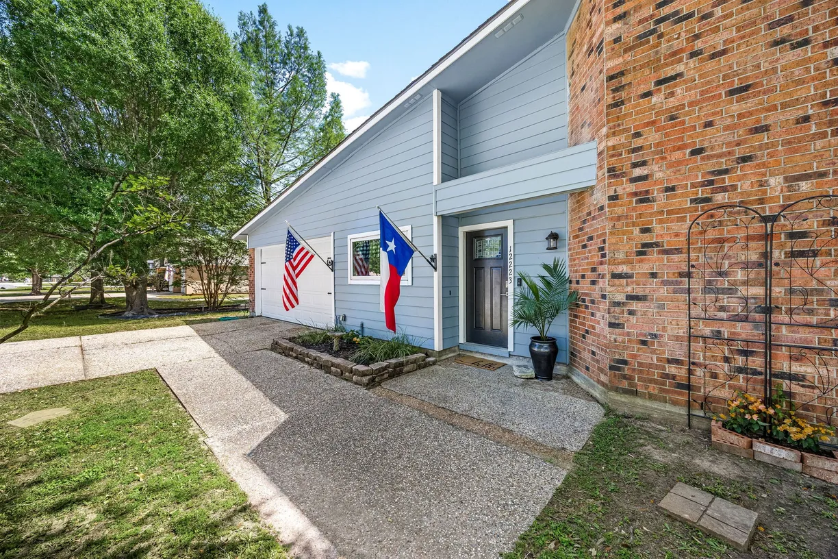 Houston Real Estate | View 12223 Walden Road | Listing