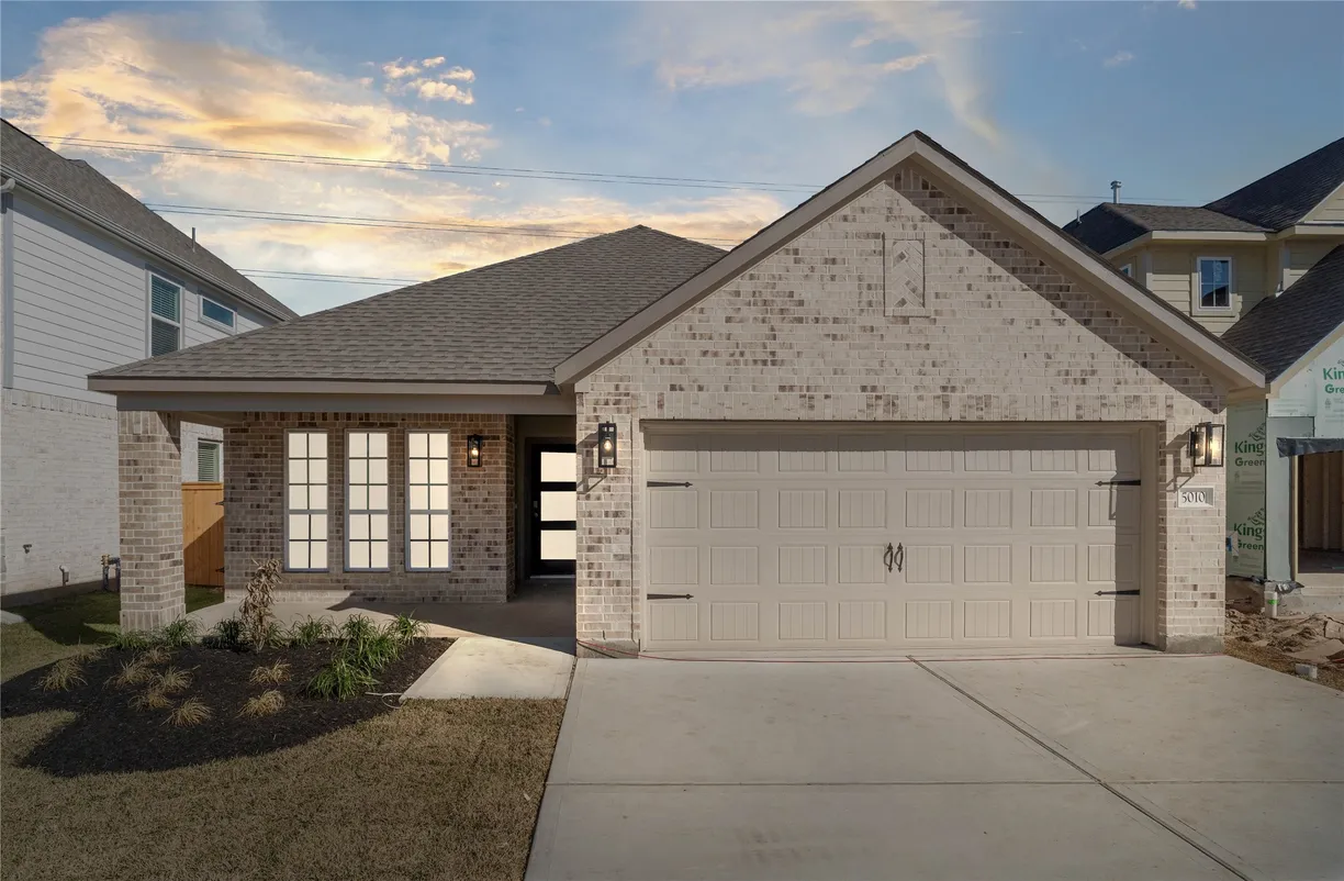 Houston Real Estate | View 5010 Blessing Drive | 3 Beds, 2 Baths