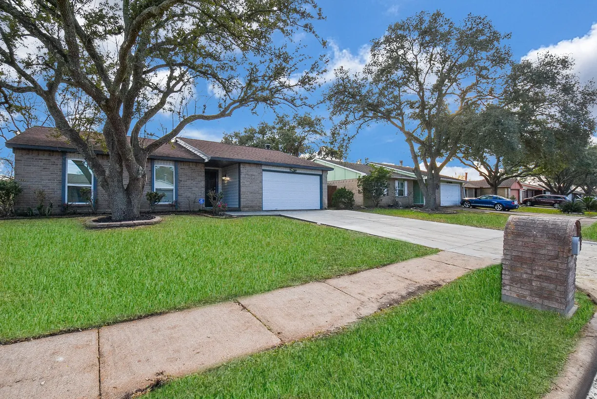 Houston Real Estate | View 14650 Dartwood Drive | Listing