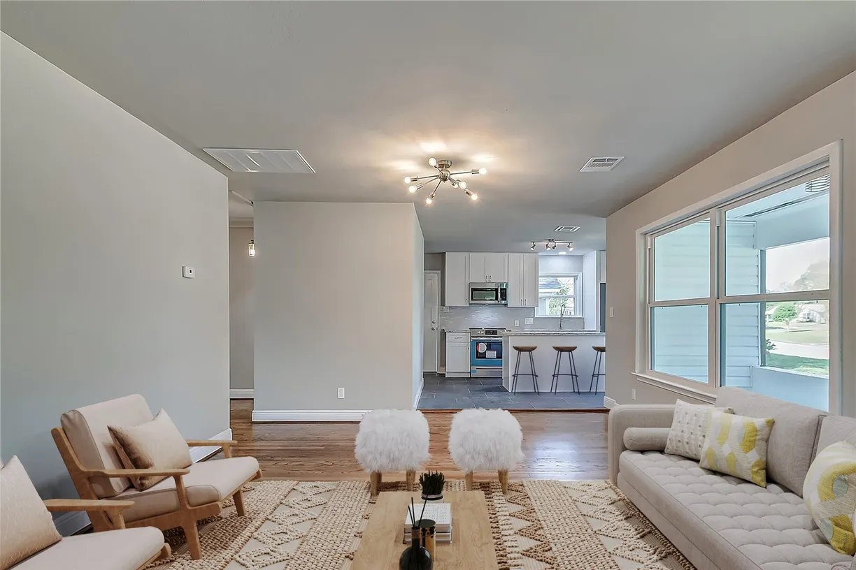 Houston Real Estate | View 4826 Ventura Lane | 3 Beds, 2 Baths