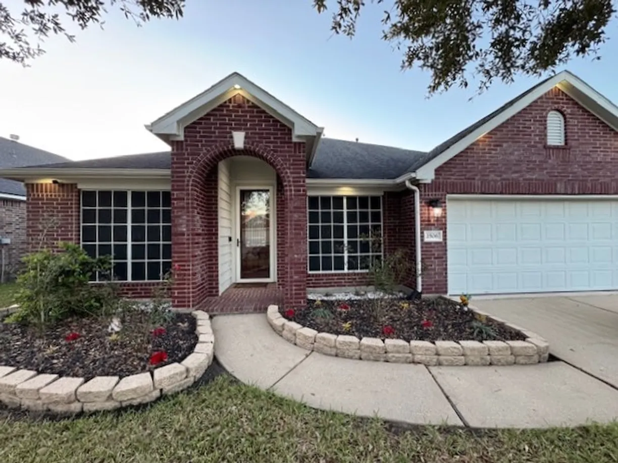 Houston Real Estate | View 2506 Spring Landing Drive | 3 Beds, 2 Baths