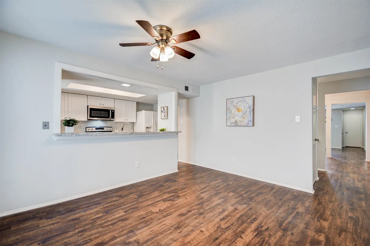 Houston Real Estate | View 781 Country Place Drive, 2077 | Listing