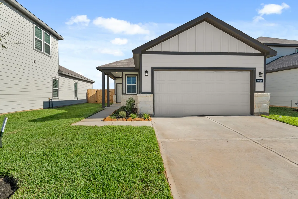 Houston Real Estate | View 3935 Glory Green Drive | 4 Beds, 2 Baths