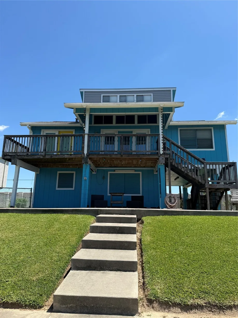 Houston Real Estate | View 34 N Omega Street | 2 Beds, 2 Baths