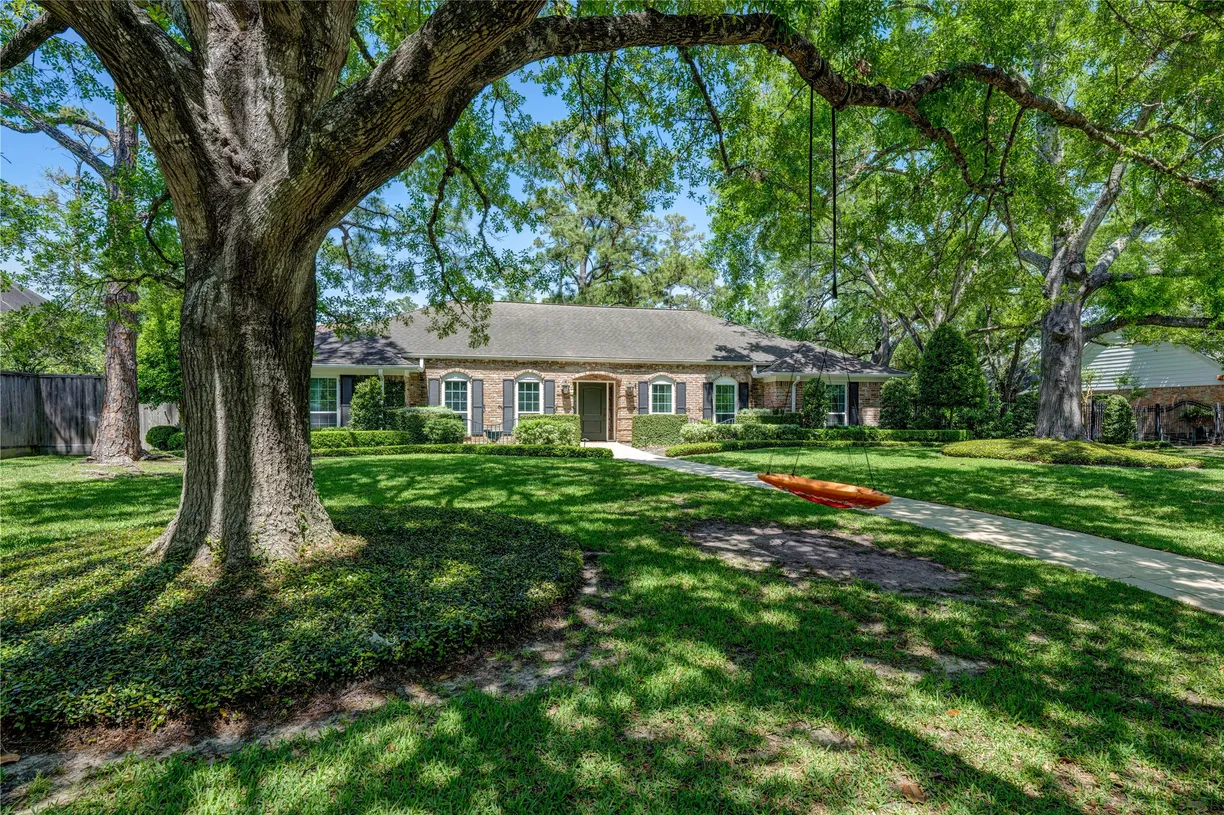 Houston Real Estate | View 10918 Timberglen Drive | 4 Beds, 3 Baths