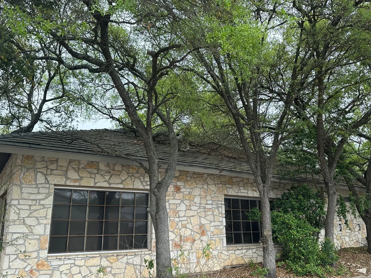 Houston Suburbs Real Estate | View 601 S Park Street | 2 Beds, 2 Baths