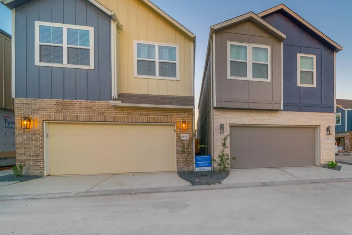 Houston Real Estate | View 1512 Lakeline Oak Drive | Listing