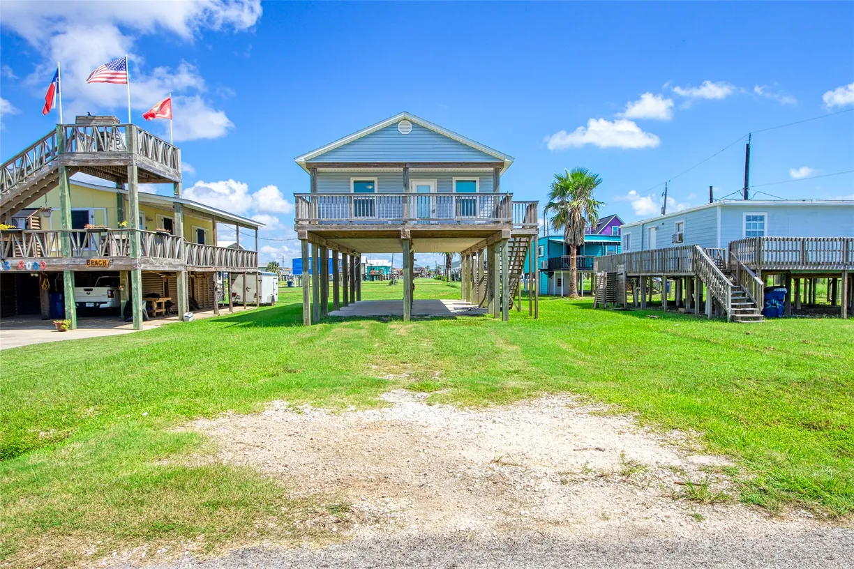 Houston Suburbs Real Estate | View 518 Texas Street | 3 Beds, 2 Baths