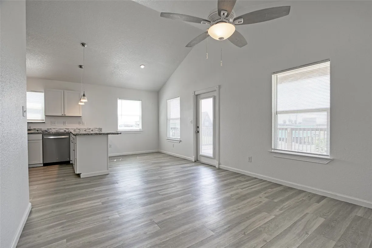 Houston Suburbs Real Estate | View 518 Texas Street | Listing