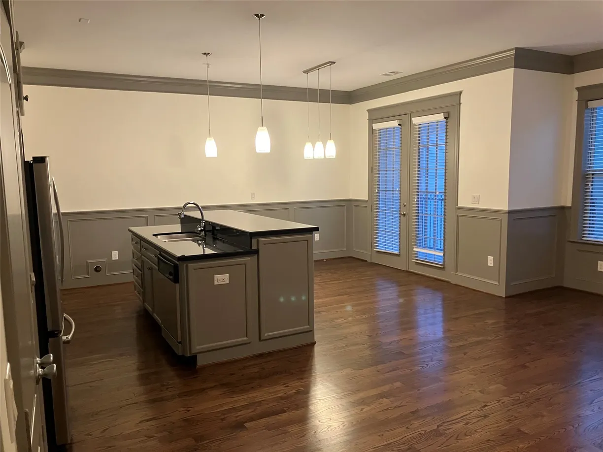 Houston Real Estate | View 2802 Morrison Street, 208 | 2 Beds, 1 Bath