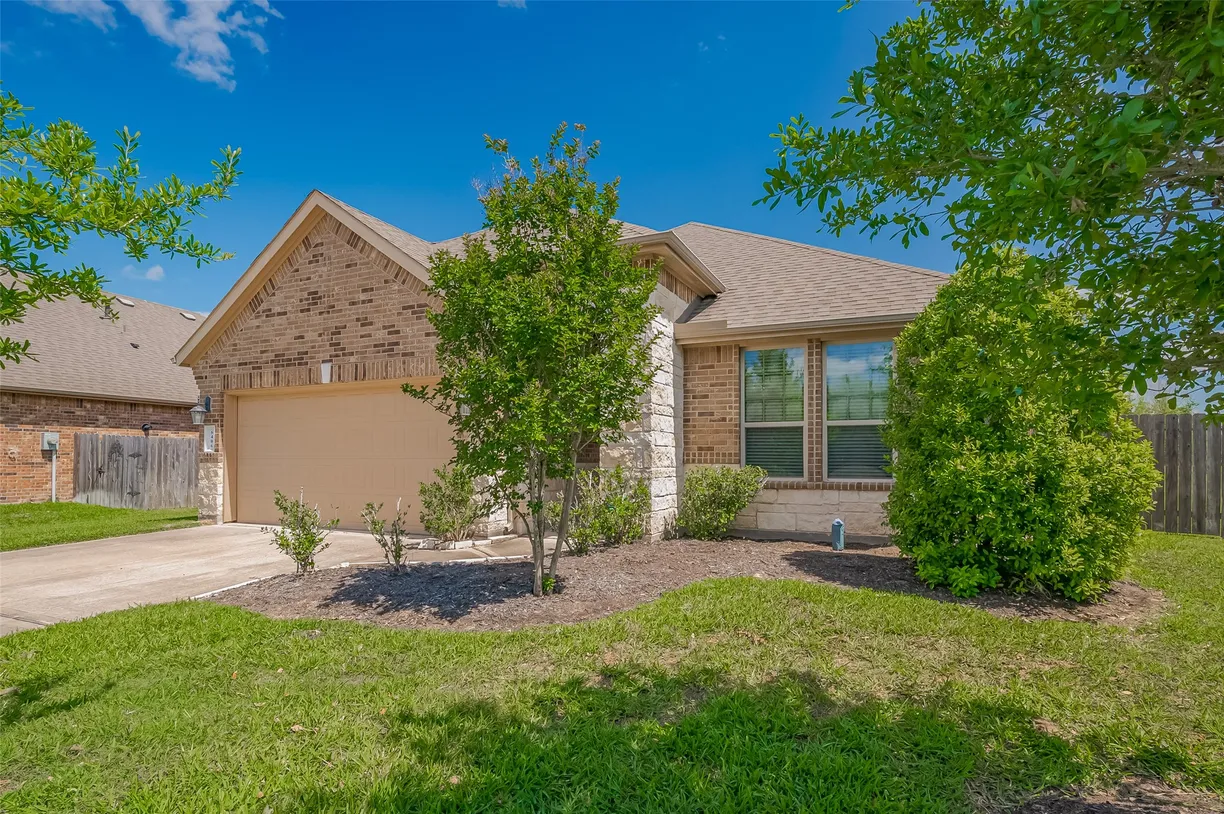 Houston Suburbs Real Estate | View 6406 Sterling Shores Lane | Listing