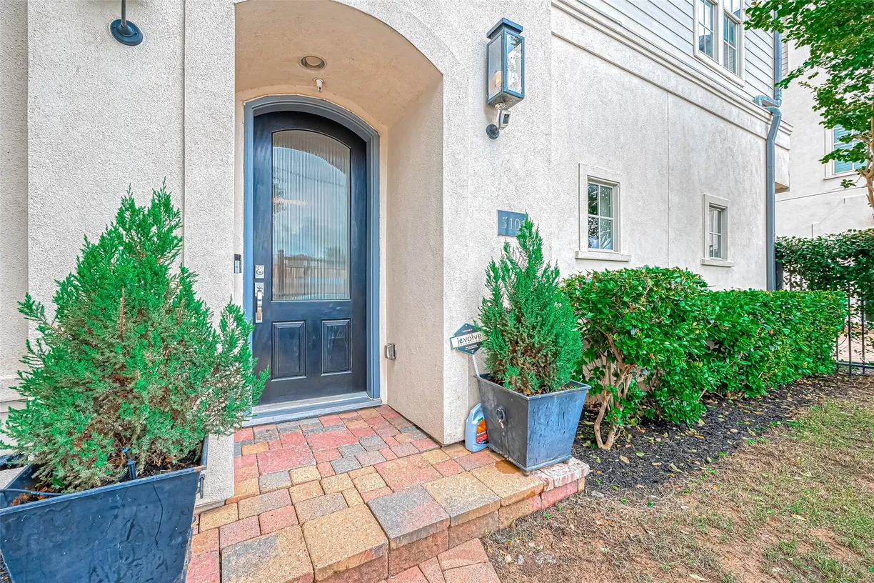 Houston Real Estate | View 5101 Allen Street | 4 Beds, 4 Baths