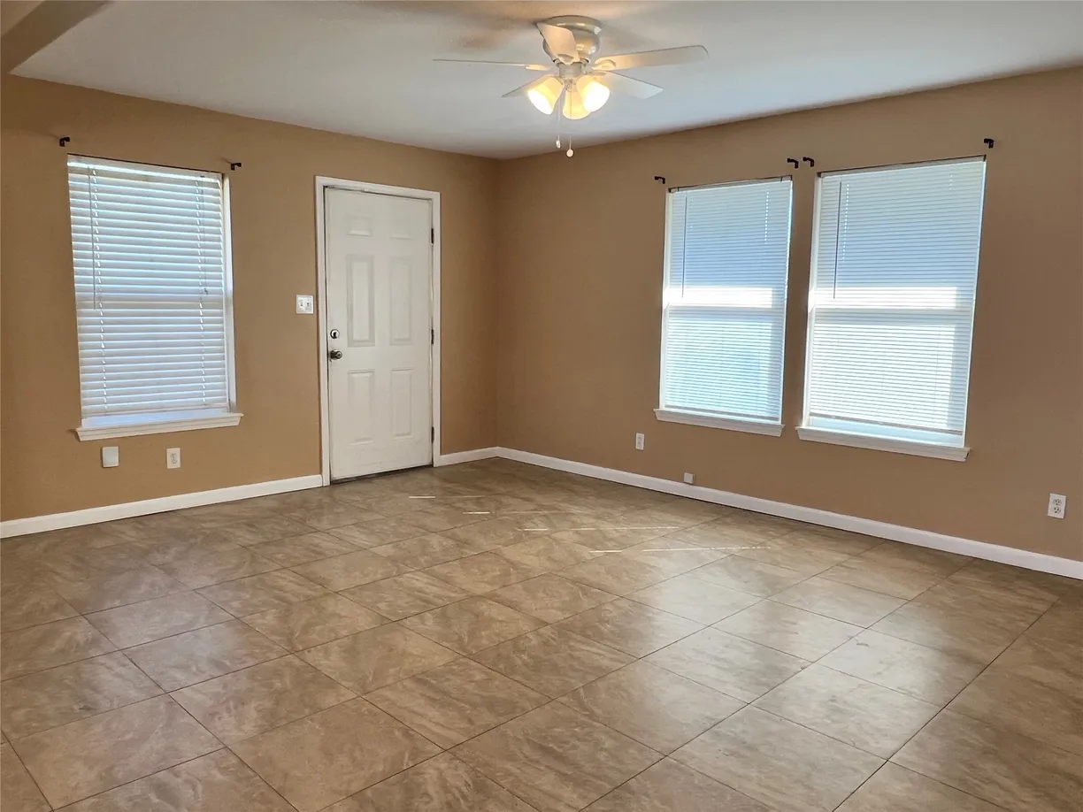 Houston Real Estate | View 1619 Bayou Homes Drive | Listing
