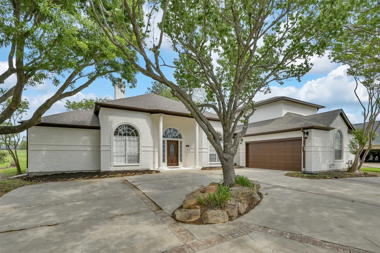 Houston Real Estate | View 108 Somerton Drive | Listing