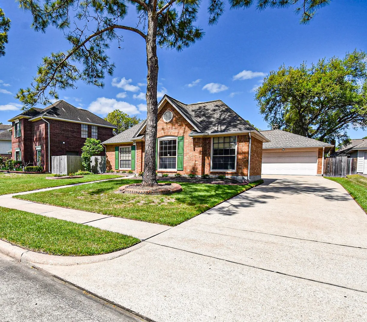 827 Knotty Elmwood Trail, Houston, TX 77062 Property for sale