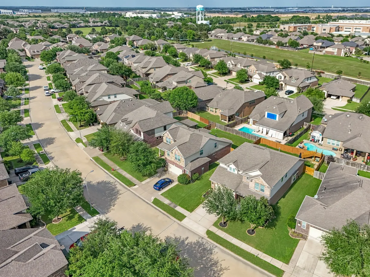 Houston Real Estate | View 9974 STONE CREEK Lane | Listing