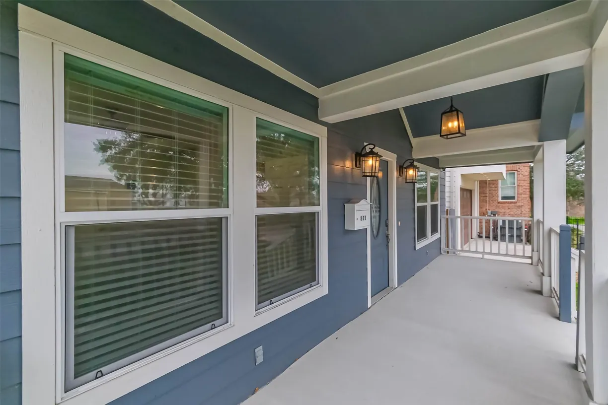 Houston Real Estate | View 809 Vincent Street | Listing